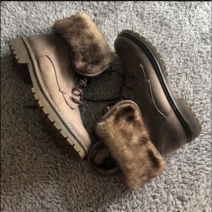 fur boots